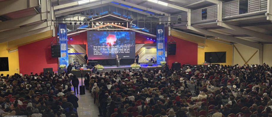 Encuentro histórico de fe reúne a cerca de 3 mil personas en Uruguay